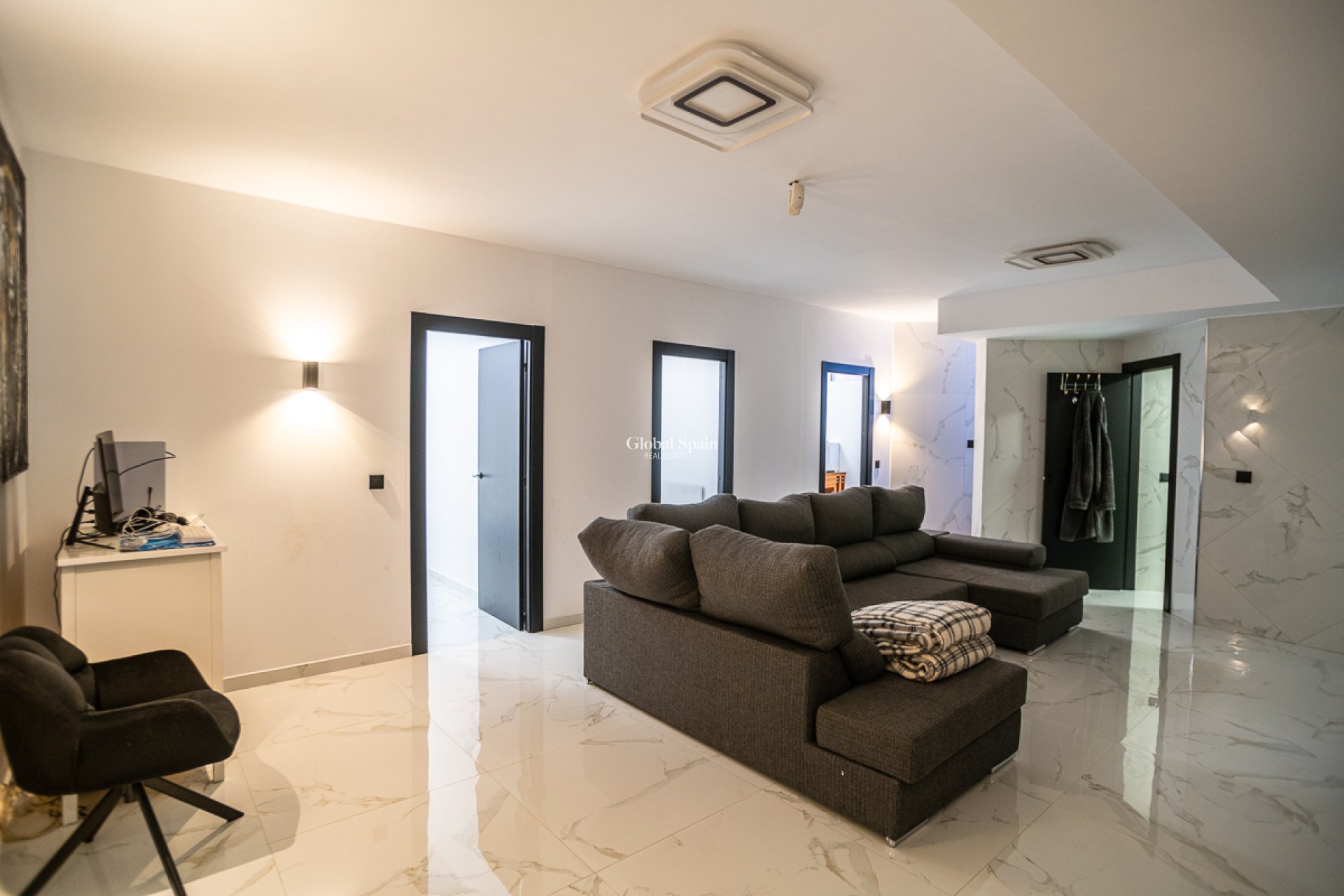 Wederverkoop - VILLA -
ALGORFA - Lo Crispin