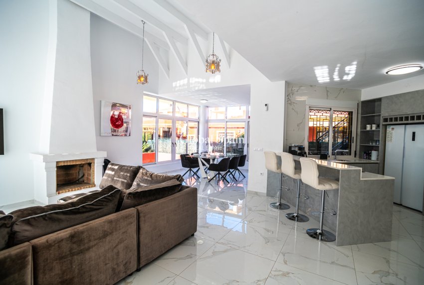 Wederverkoop - VILLA -
ALGORFA - Lo Crispin