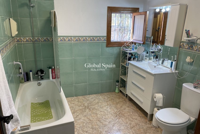 Wederverkoop - VILLA -
ALHAMA DE MURCIA - Inland