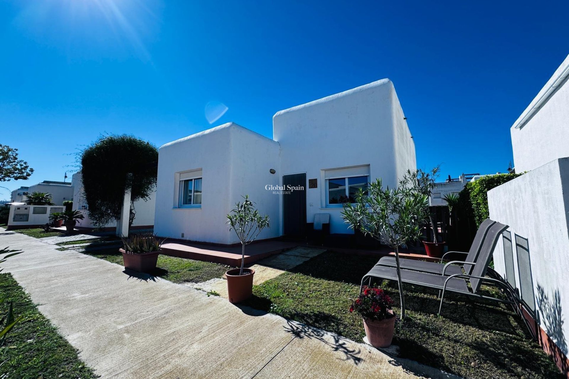 Wederverkoop - VILLA -
ALHAMA DE MURCIA