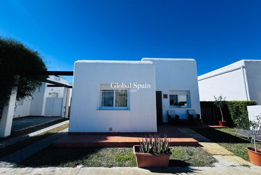 Wederverkoop - VILLA -
ALHAMA DE MURCIA