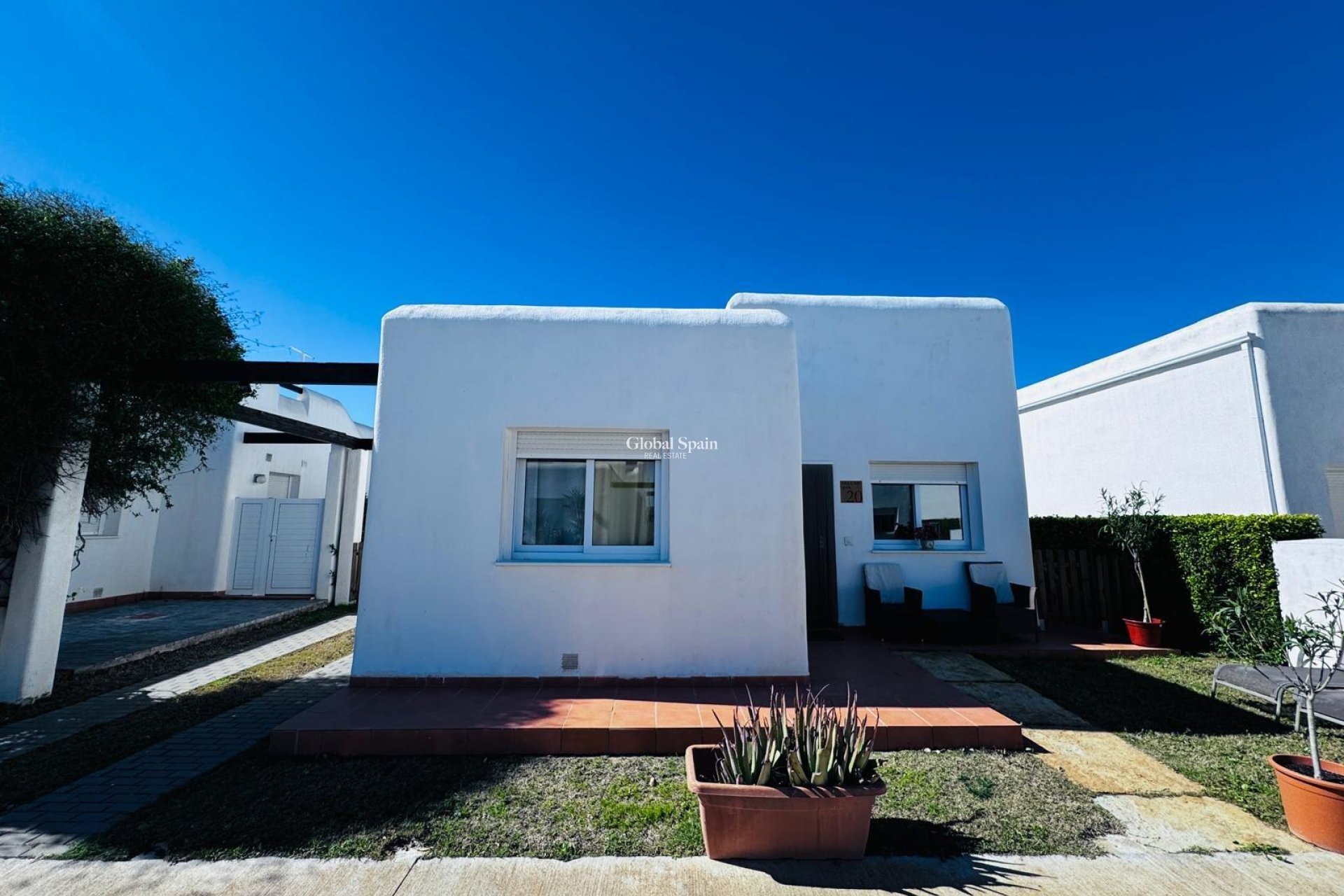 Wederverkoop - VILLA -
ALHAMA DE MURCIA