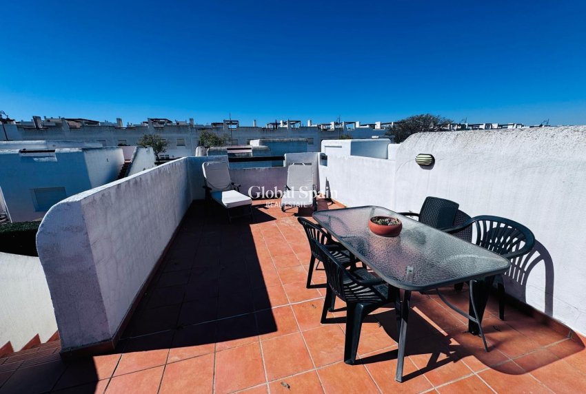 Wederverkoop - VILLA -
ALHAMA DE MURCIA