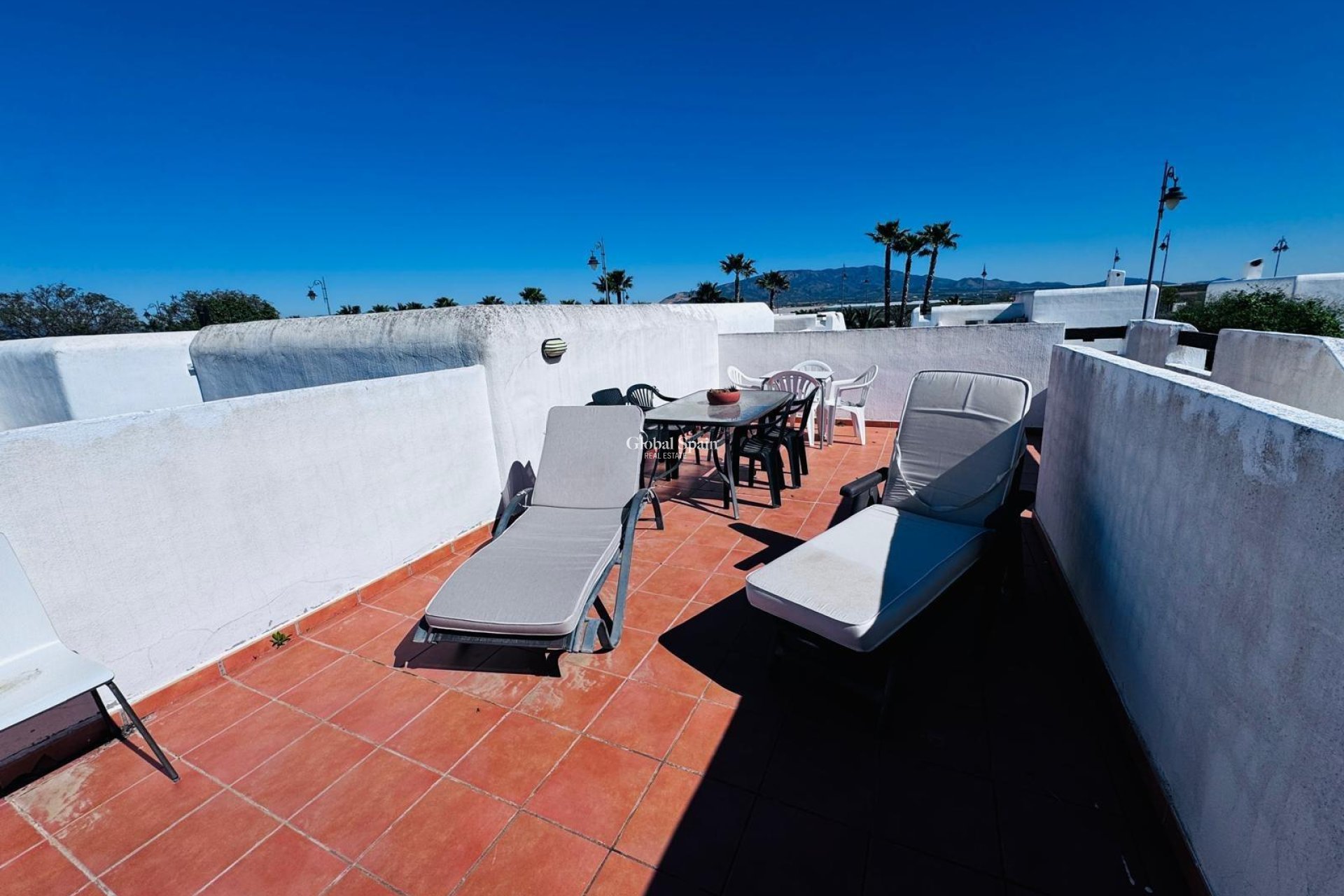Wederverkoop - VILLA -
ALHAMA DE MURCIA