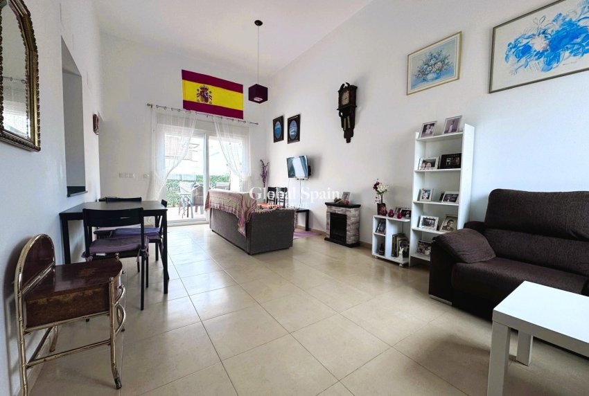Wederverkoop - VILLA -
ALHAMA DE MURCIA