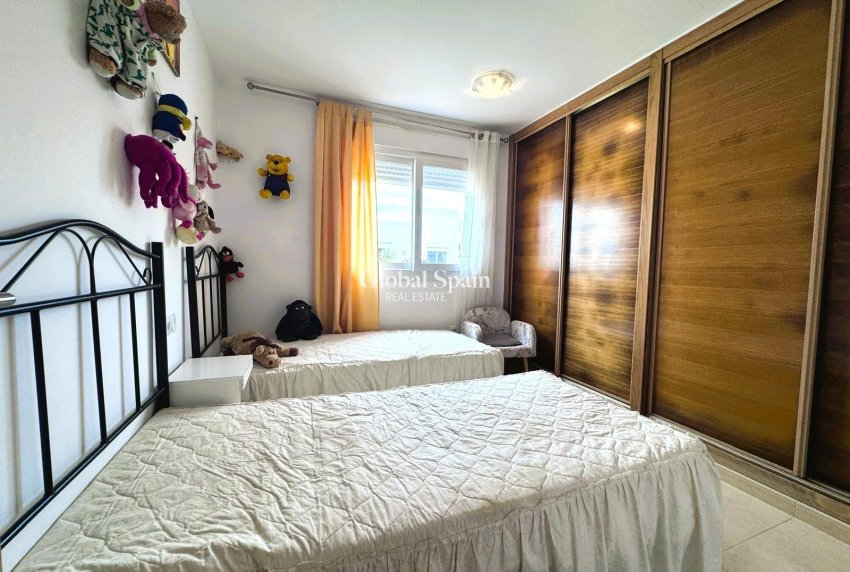 Wederverkoop - VILLA -
ALHAMA DE MURCIA
