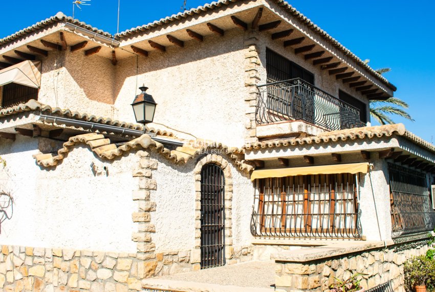 Wederverkoop - VILLA -
ALICANTE - Albufereta