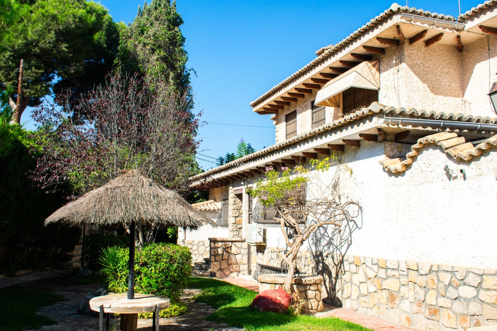 Wederverkoop - VILLA -
ALICANTE - Albufereta