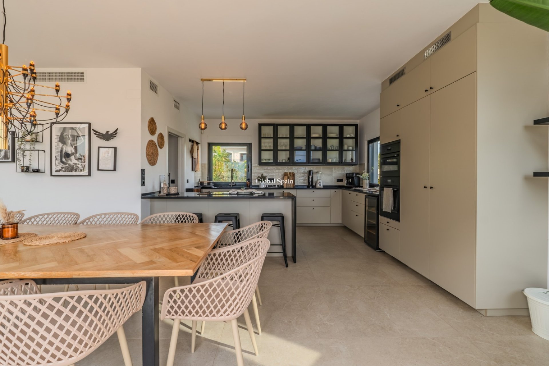 Wederverkoop - VILLA -
ALICANTE - Cabo de las Huertas