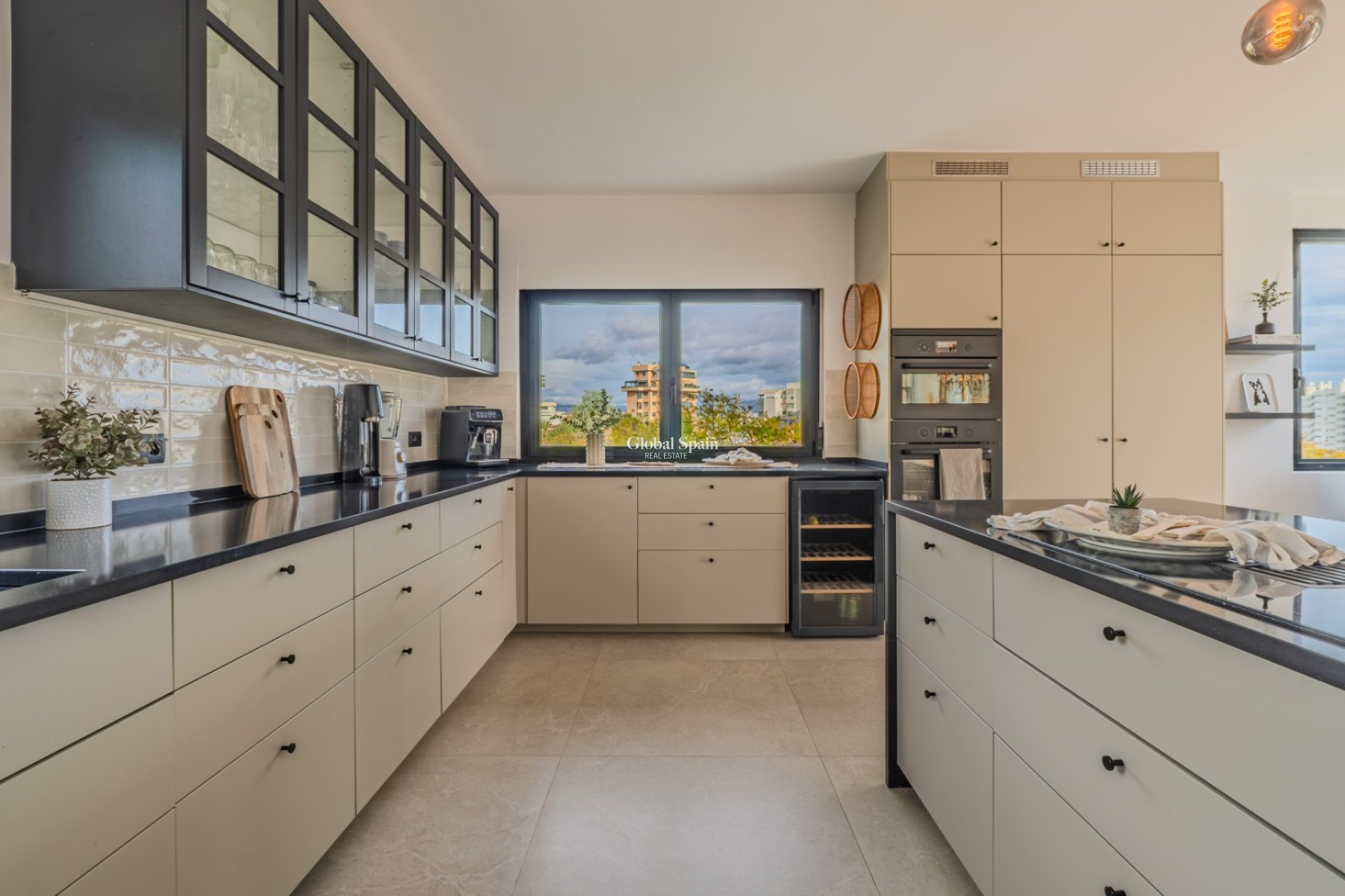 Wederverkoop - VILLA -
ALICANTE - Cabo de las Huertas