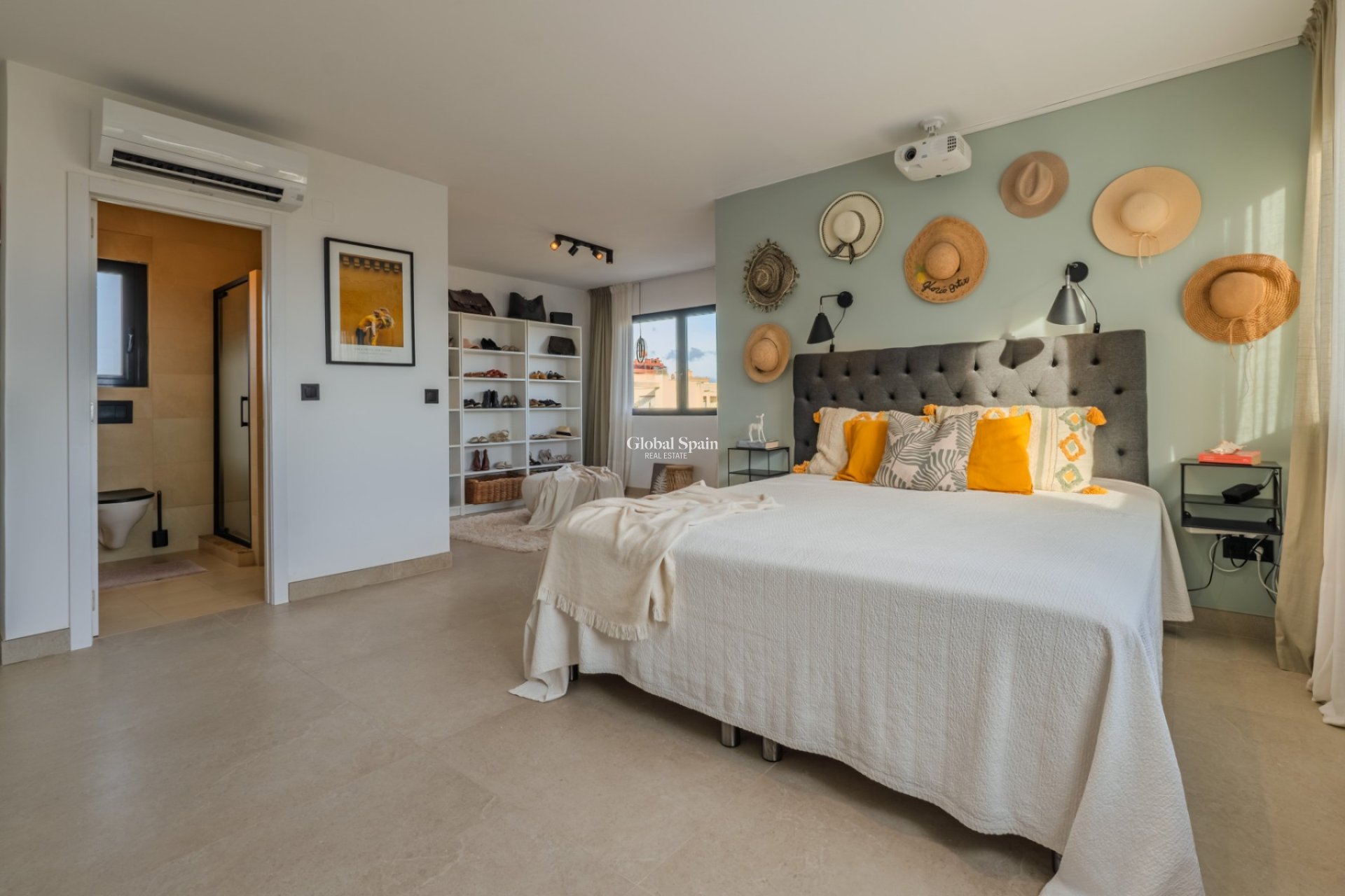 Wederverkoop - VILLA -
ALICANTE - Cabo de las Huertas