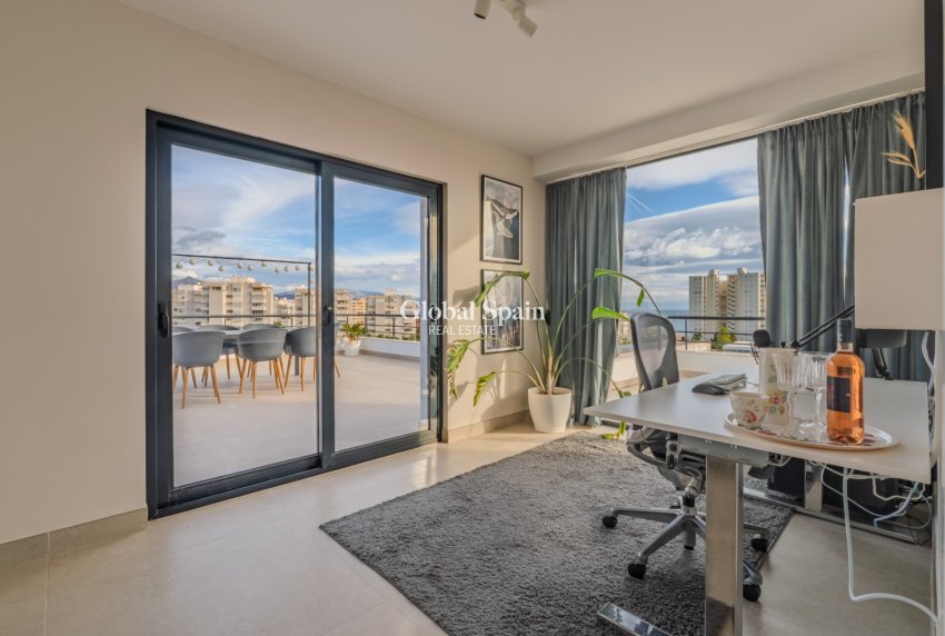 Wederverkoop - VILLA -
ALICANTE - Cabo de las Huertas