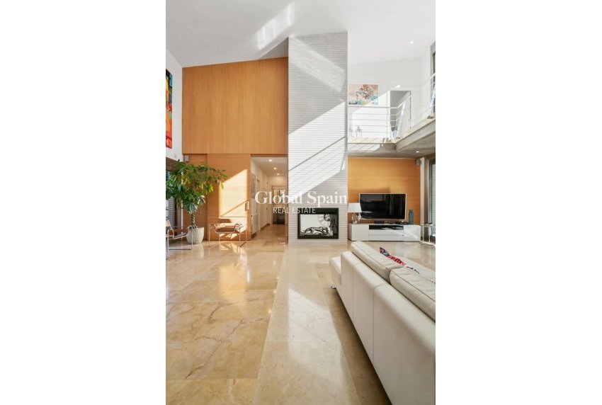 Wederverkoop - VILLA -
ALICANTE - CAMPOAMOR