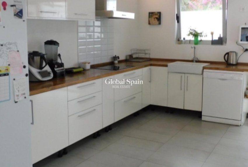 Wederverkoop - VILLA -
ALICANTE - Costa Blanca