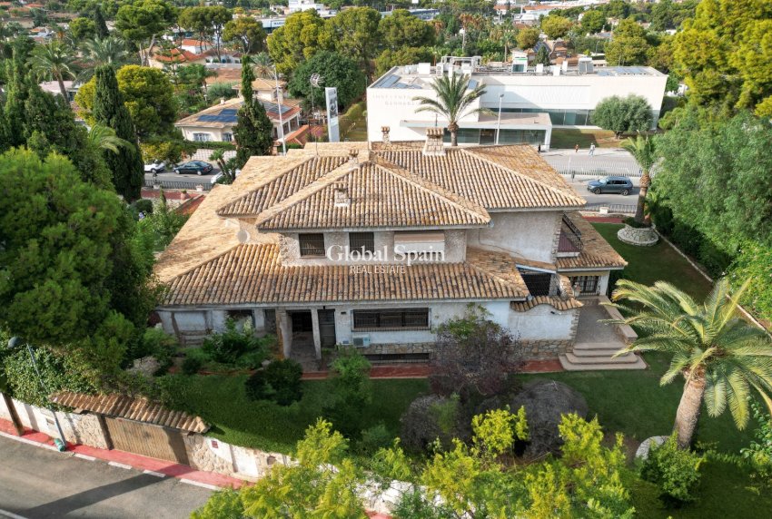 Wederverkoop - VILLA -
ALICANTE - Costa Blanca