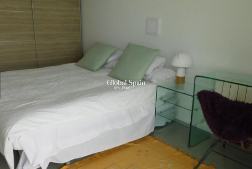 Wederverkoop - VILLA -
ALICANTE - Costa Blanca