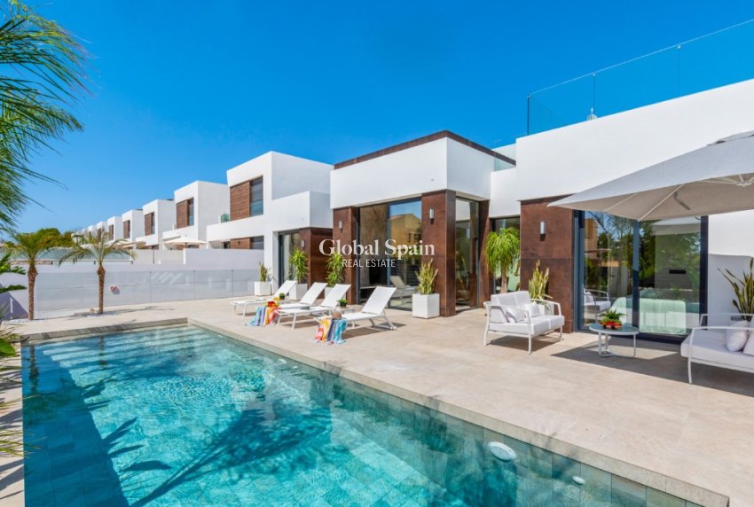 Wederverkoop - Villa -
ALICANTE - El Campello