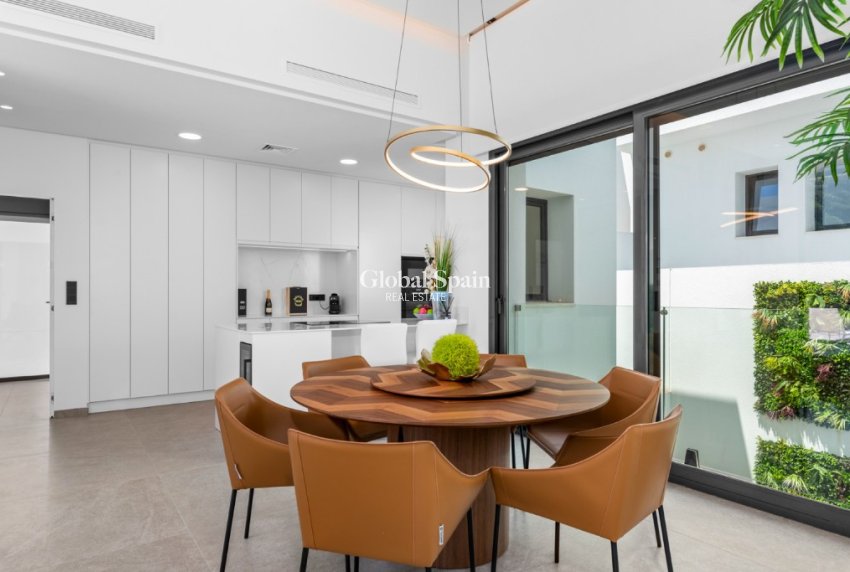 Wederverkoop - Villa -
ALICANTE - El Campello