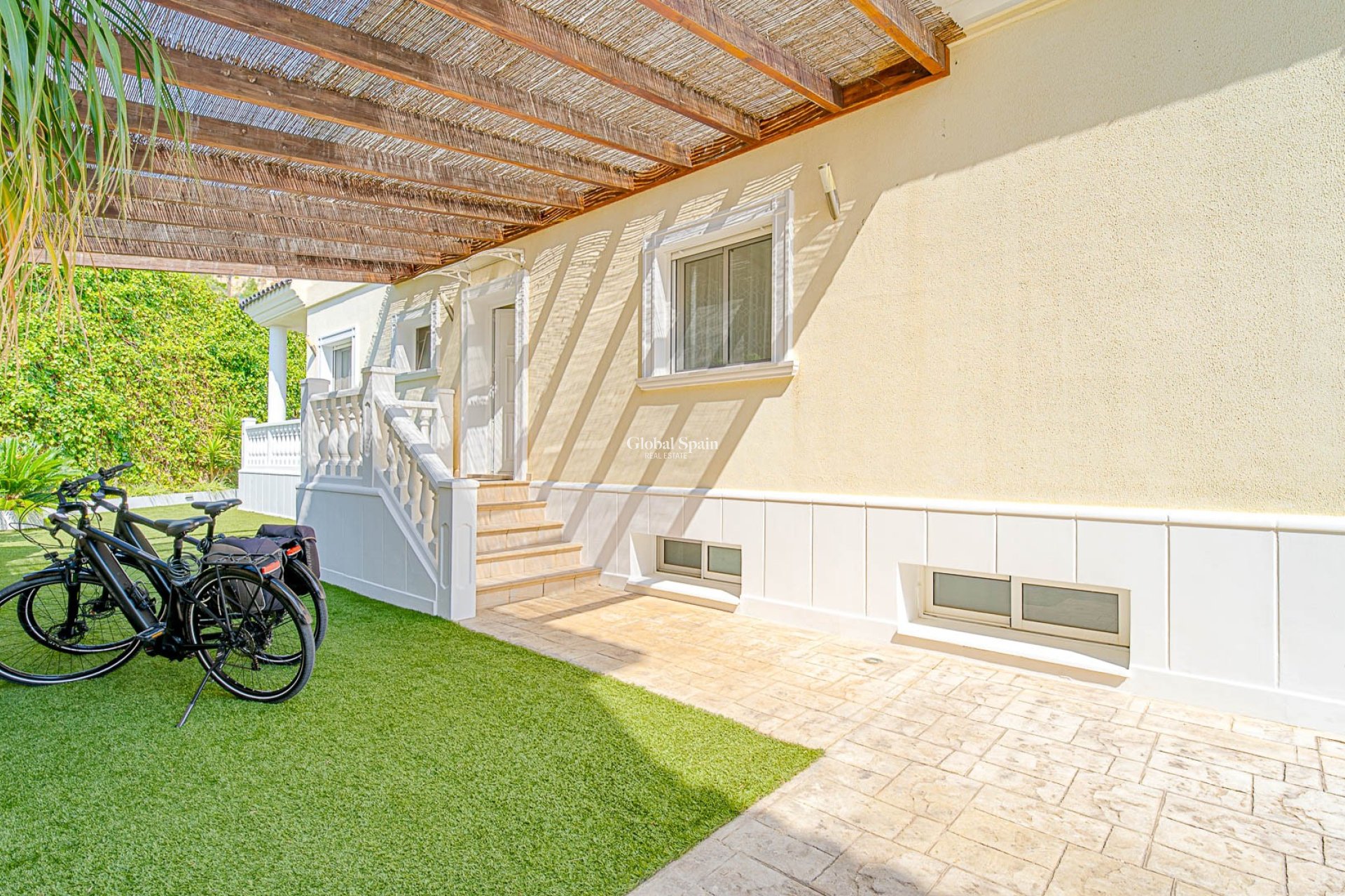 Wederverkoop - VILLA -
ALICANTE - El Campello