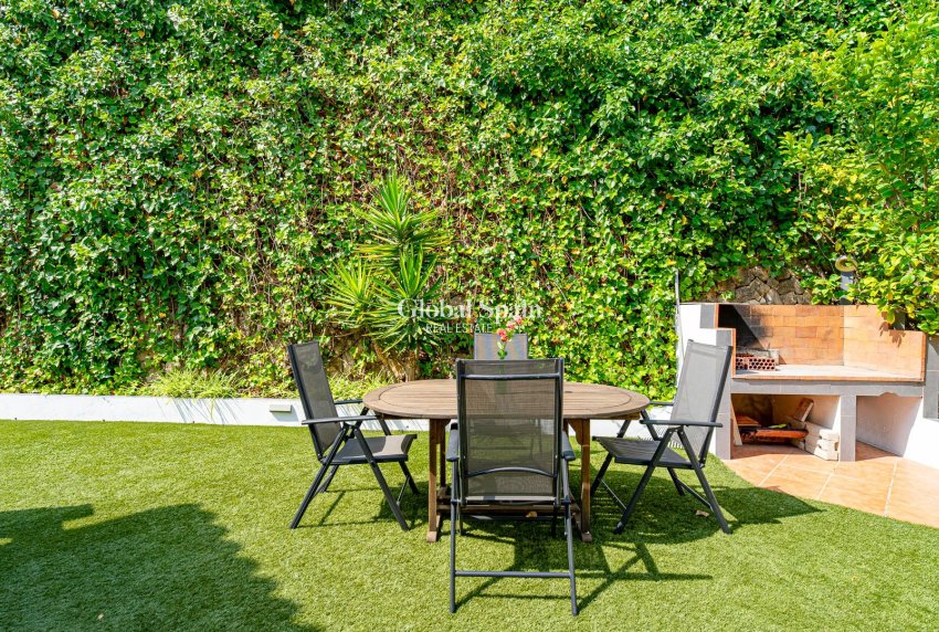 Wederverkoop - VILLA -
ALICANTE - El Campello