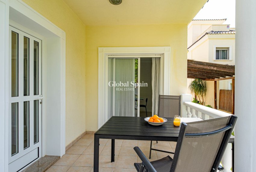 Wederverkoop - VILLA -
ALICANTE - El Campello