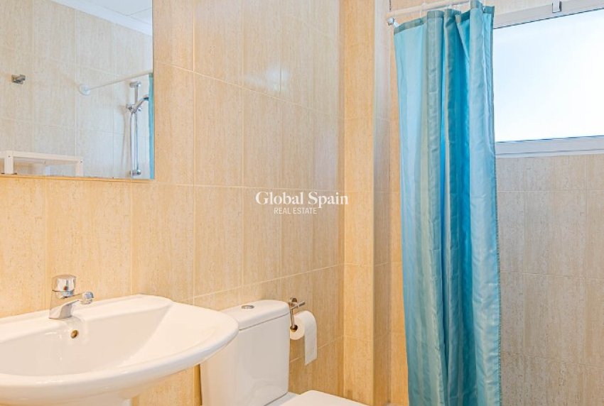 Wederverkoop - VILLA -
ALICANTE - El Campello