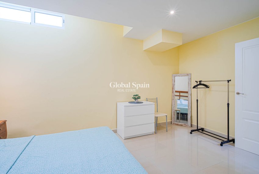 Wederverkoop - VILLA -
ALICANTE - El Campello