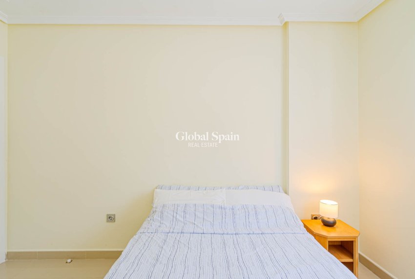 Wederverkoop - VILLA -
ALICANTE - El Campello