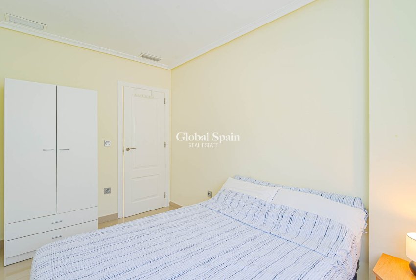 Wederverkoop - VILLA -
ALICANTE - El Campello