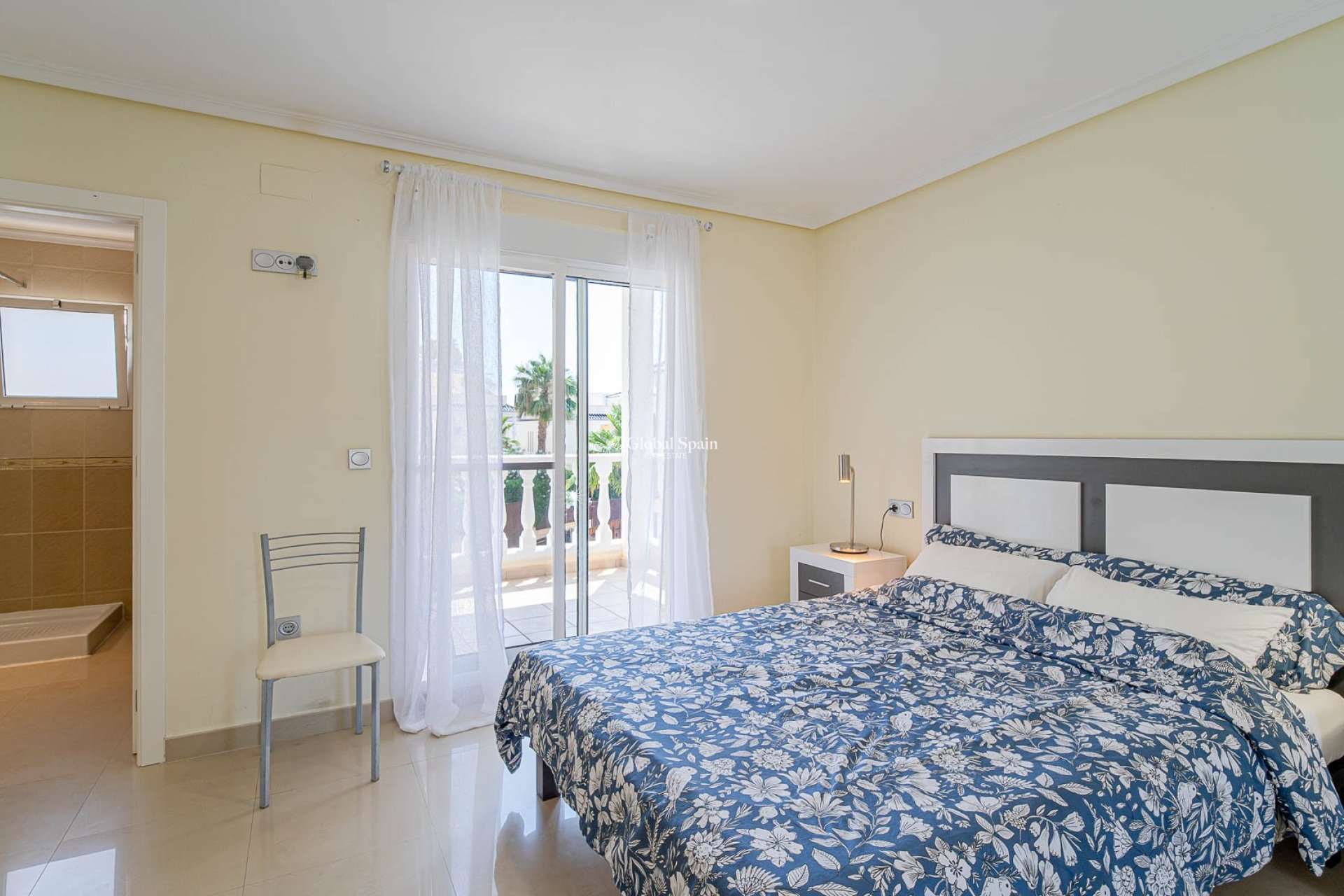 Wederverkoop - VILLA -
ALICANTE - El Campello
