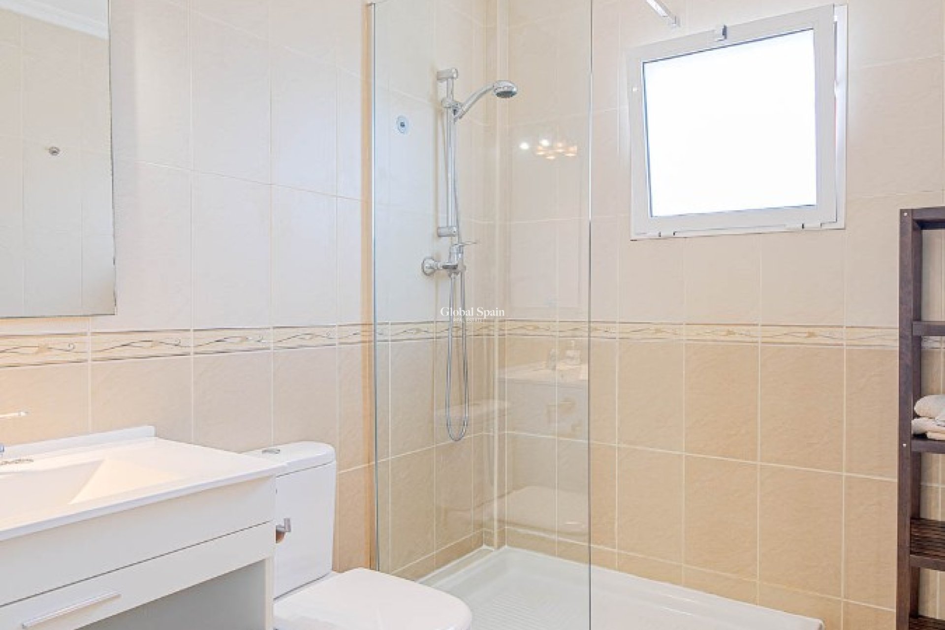 Wederverkoop - VILLA -
ALICANTE - El Campello