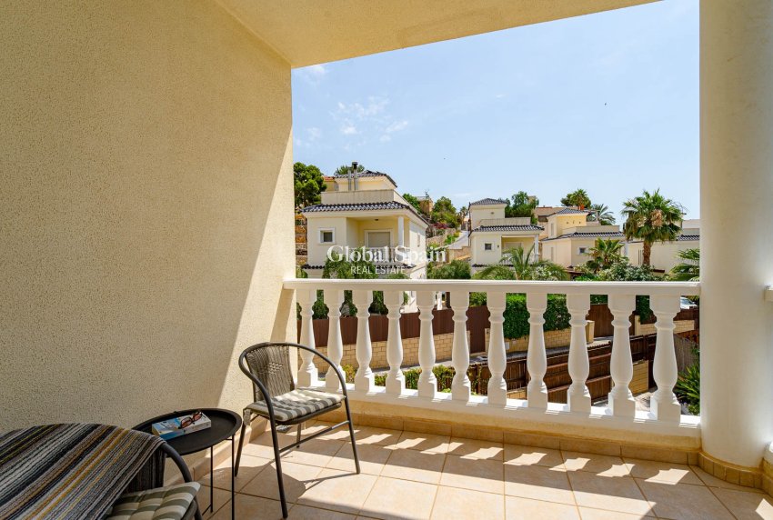 Wederverkoop - VILLA -
ALICANTE - El Campello