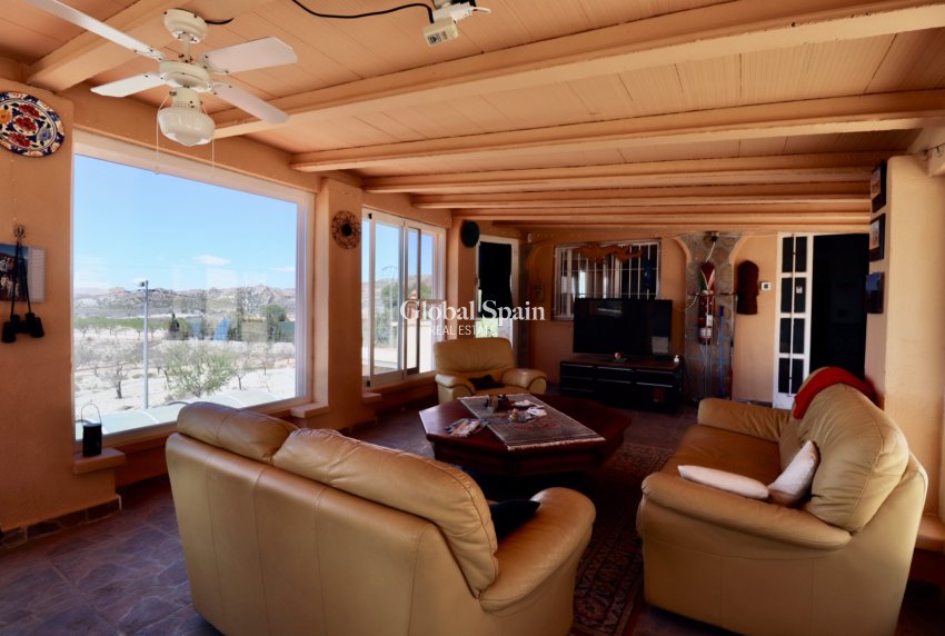 Wederverkoop - Villa -
ALICANTE - San Vicente del Raspeig