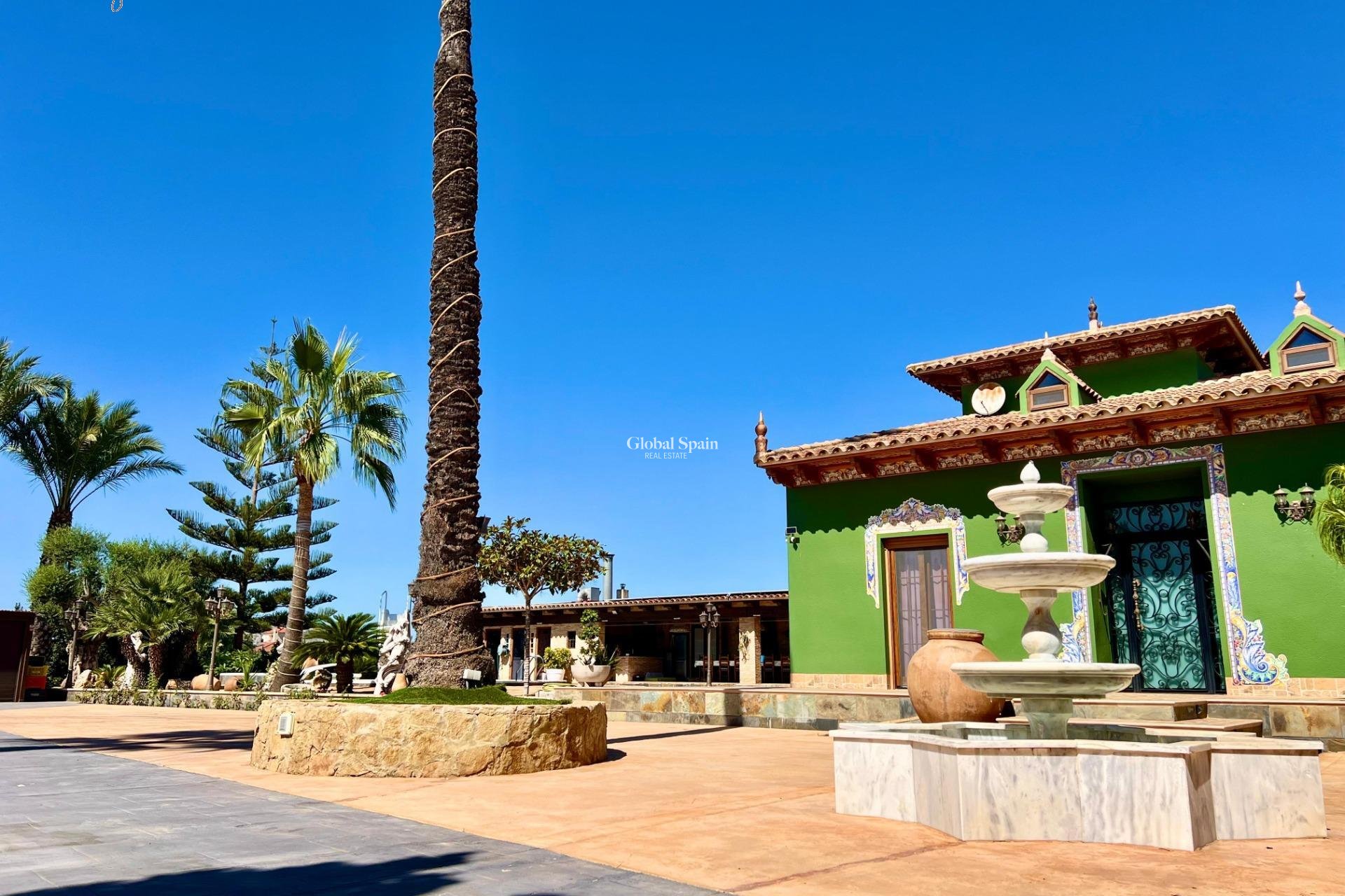 Wederverkoop - VILLA -
ALMORADÍ - Comunidad Valenciana