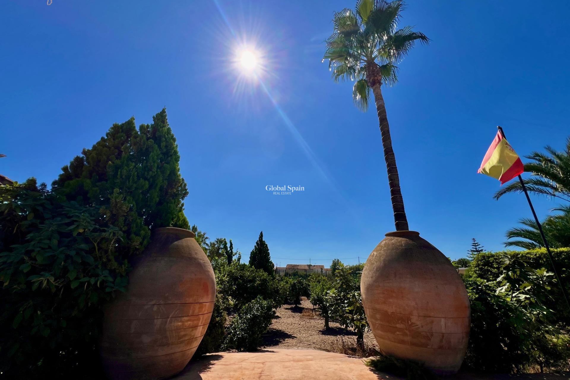 Wederverkoop - VILLA -
ALMORADÍ - Comunidad Valenciana