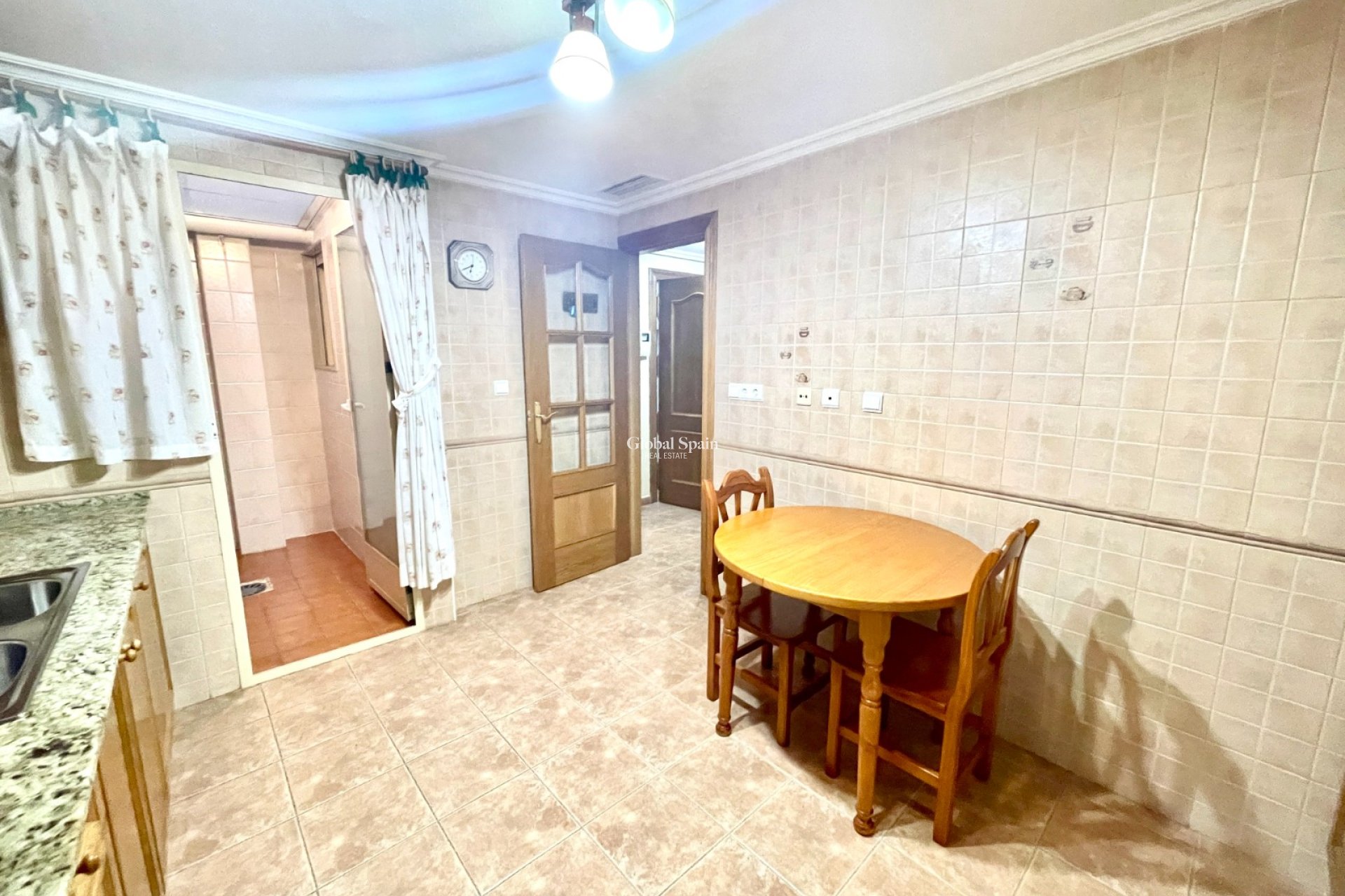 Wederverkoop - VILLA -
ALMORADÍ - Inland