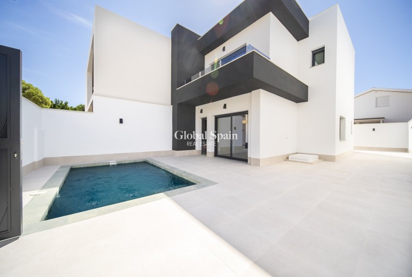 Wederverkoop - Villa -
Almoradi - Las Heredades