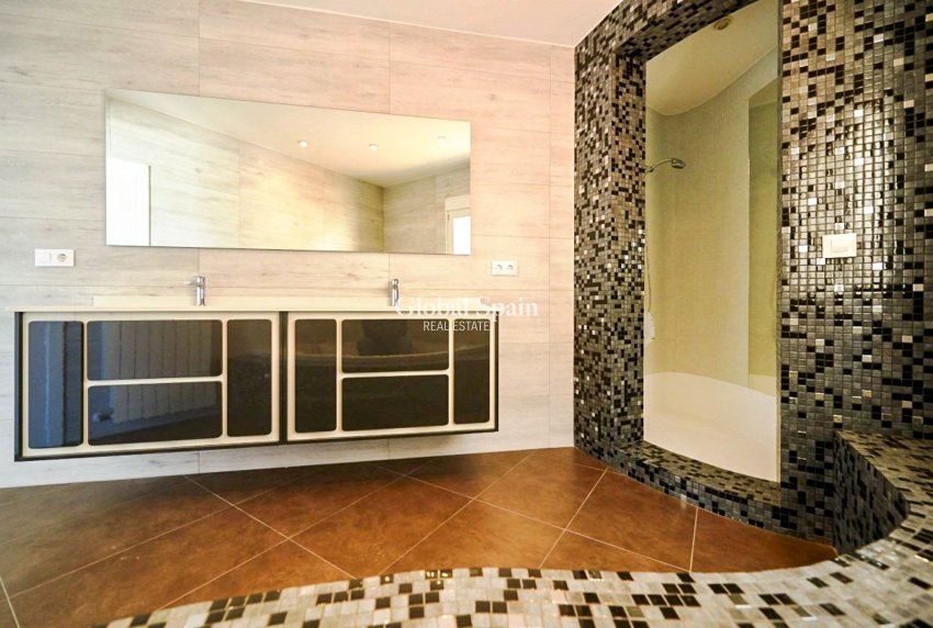 Wederverkoop - VILLA -
ALTEA - ALTEA HILLS