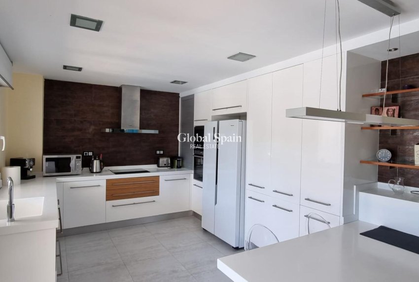 Wederverkoop - VILLA -
ALTEA - ALTEA HILLS