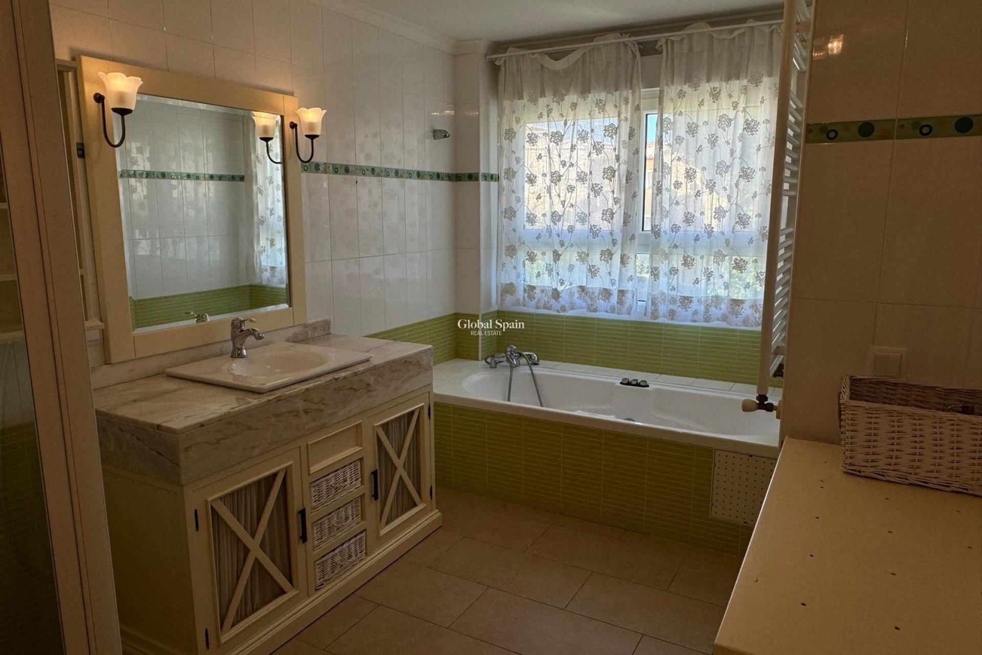 Wederverkoop - VILLA -
ALTEA - ALTEA HILLS