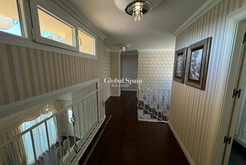 Wederverkoop - VILLA -
ALTEA - ALTEA HILLS