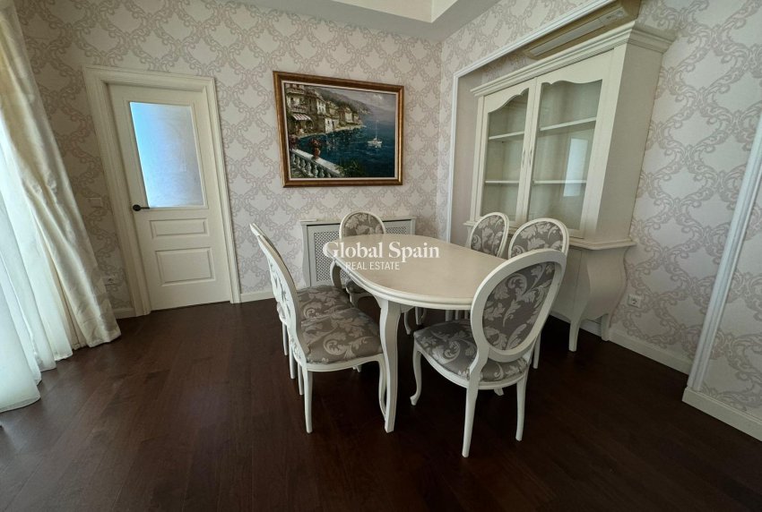 Wederverkoop - VILLA -
ALTEA - ALTEA HILLS