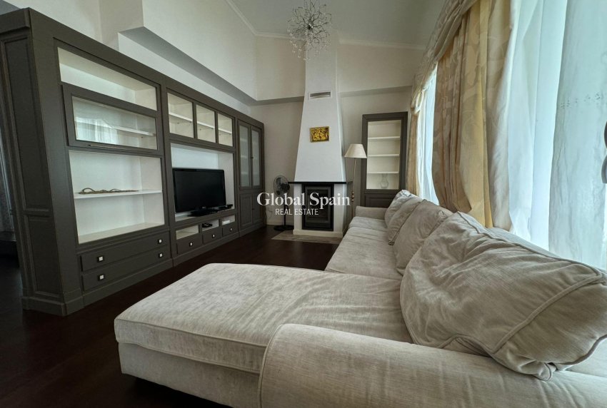 Wederverkoop - VILLA -
ALTEA - ALTEA HILLS