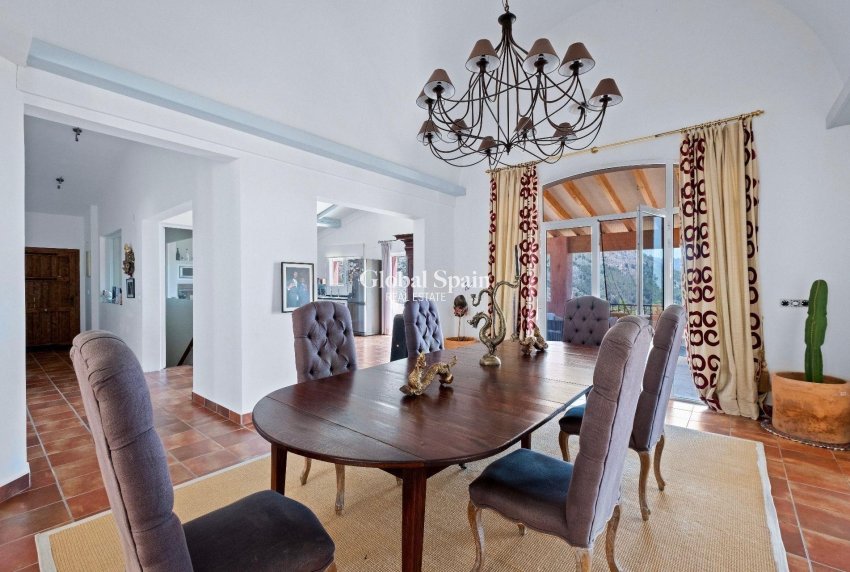 Wederverkoop - VILLA -
ALTEA - Balcón De Altea