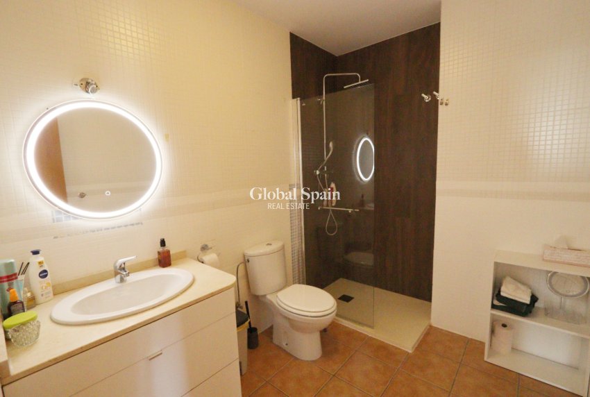 Wederverkoop - VILLA -
ALTEA - Costa Blanca