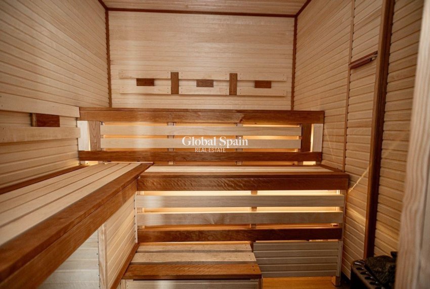 Wederverkoop - VILLA -
ALTEA - Costa Blanca