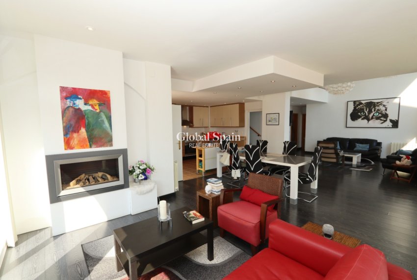 Wederverkoop - VILLA -
ALTEA - Costa Blanca