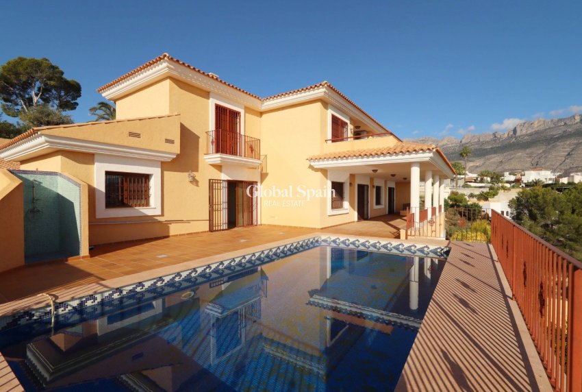 Wederverkoop - VILLA -
ALTEA - Costa Blanca