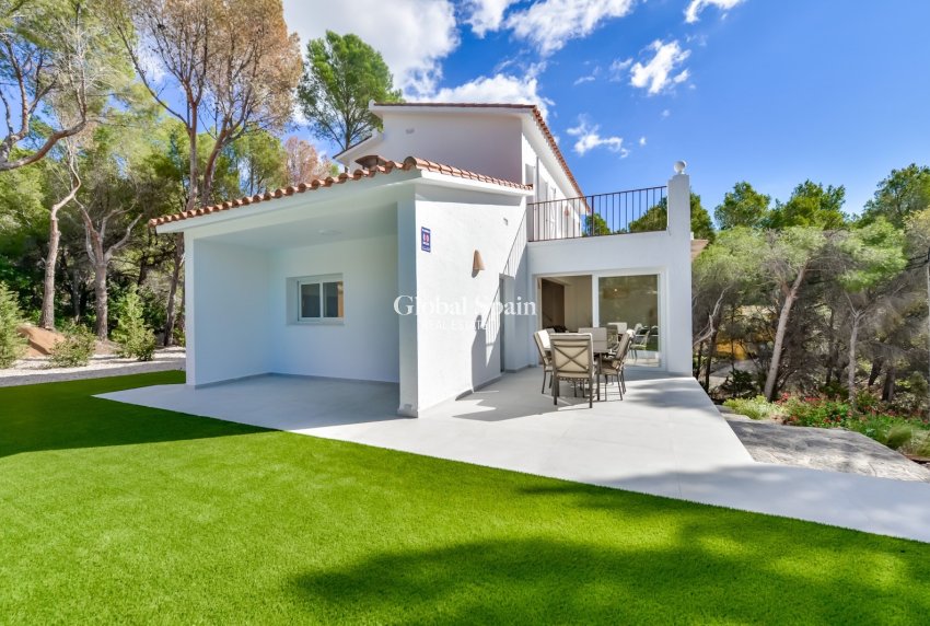 Wederverkoop - VILLA -
ALTEA - Costa Blanca
