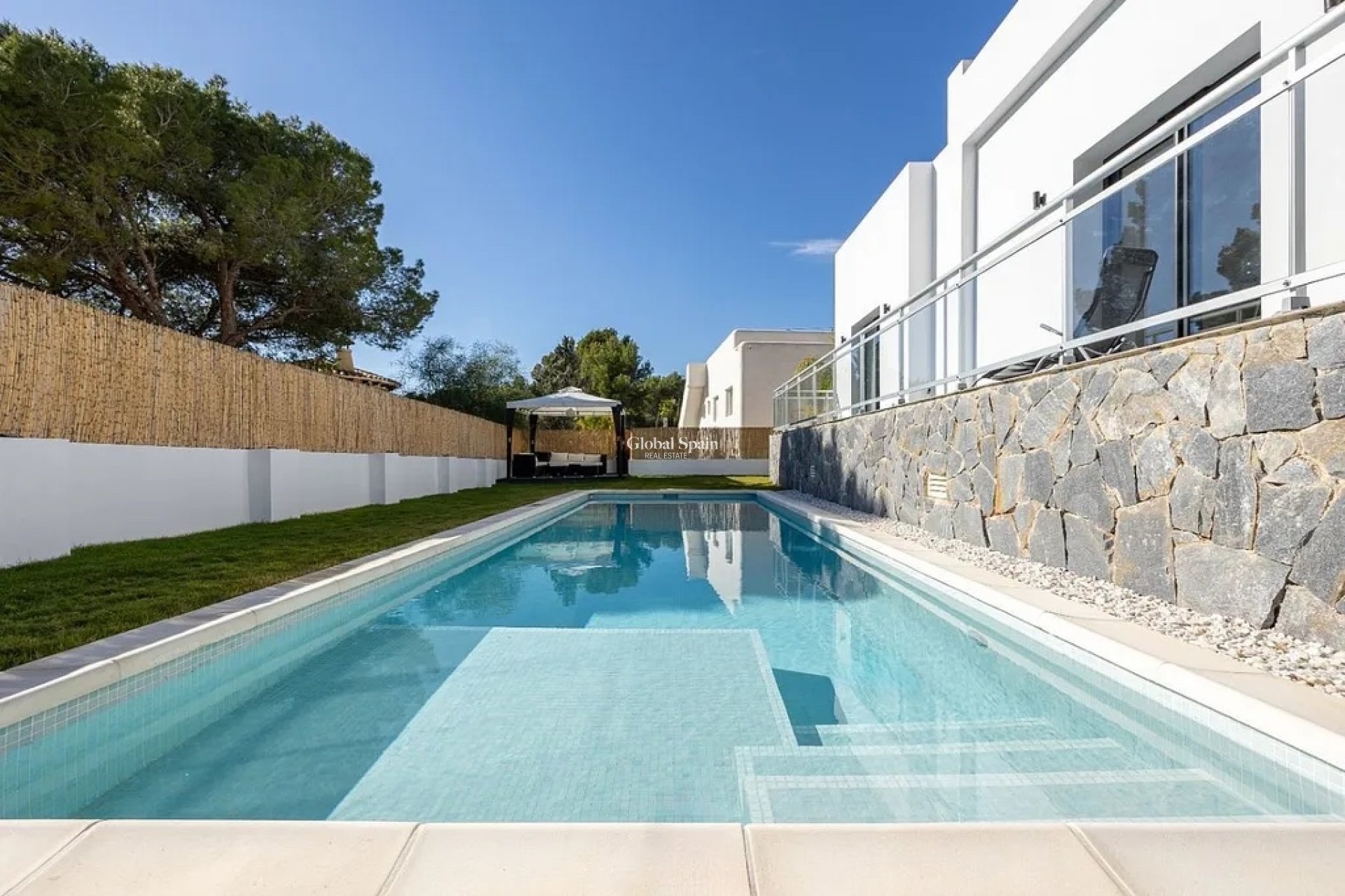 Wederverkoop - VILLA -
ALTEA